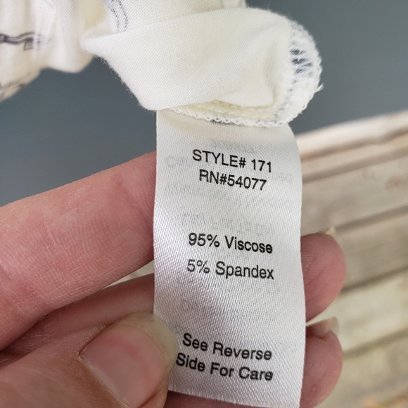 Cabi Keys Please Cream Print Bow Sleeveless Blouse - Picture 9 of 10